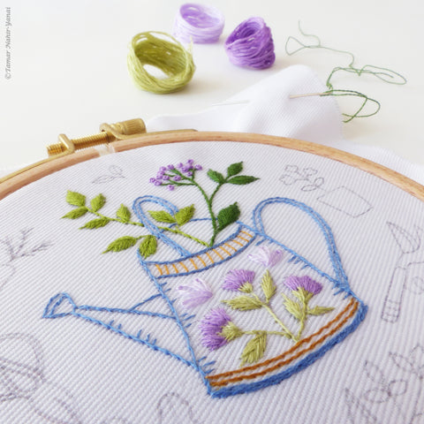 Christmas Flowers - 4 embroidery kit – Tamar Nahir-Yanai