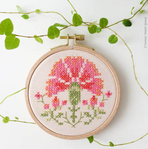 Carnation - 4" embroidery kit