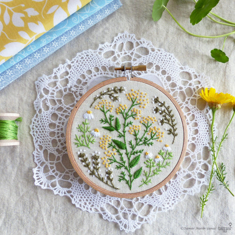 Christmas Flowers - 4 embroidery kit – Tamar Nahir-Yanai