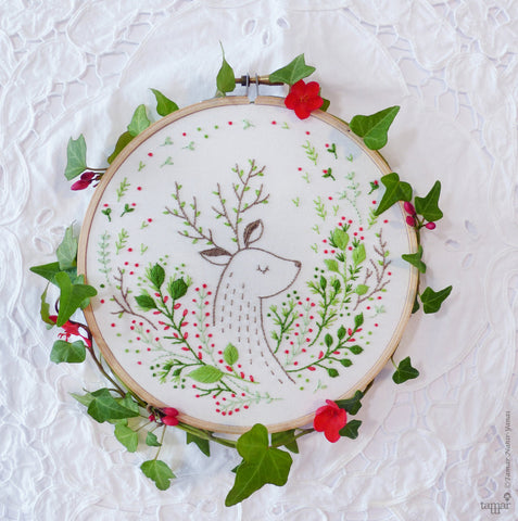 Christmas Wreath - 6 embroidery kit – Tamar Nahir-Yanai