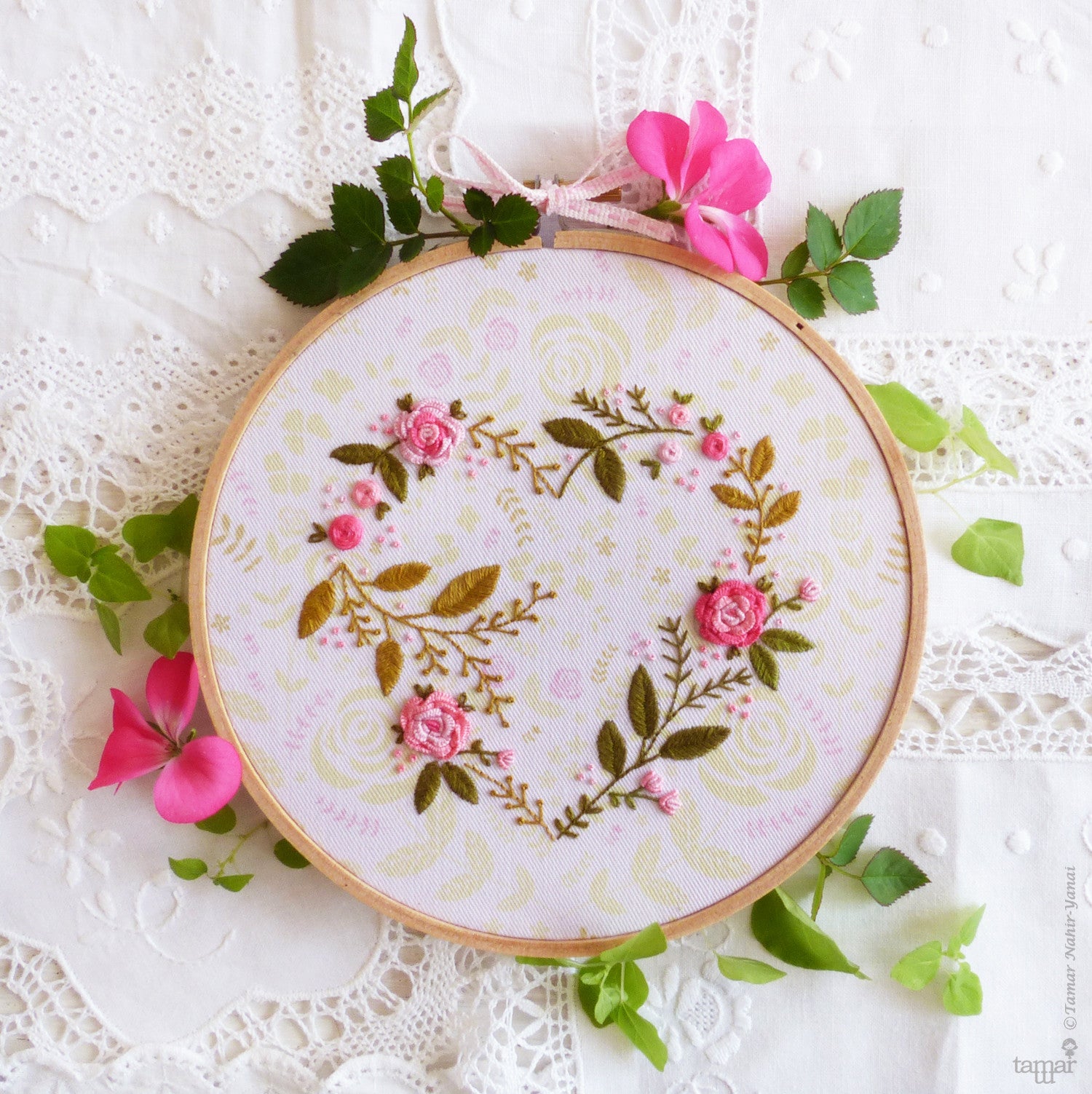 Flower Heart - 6 embroidery kit – Tamar Nahir-Yanai