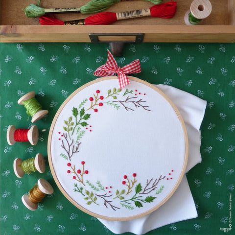DIY Bead Embroidery Kit New year wreath 10.6x15.0 / 27.0x38.0 cm