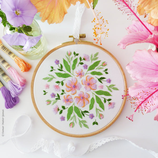 Summer Blooming - 6" embroidery kit