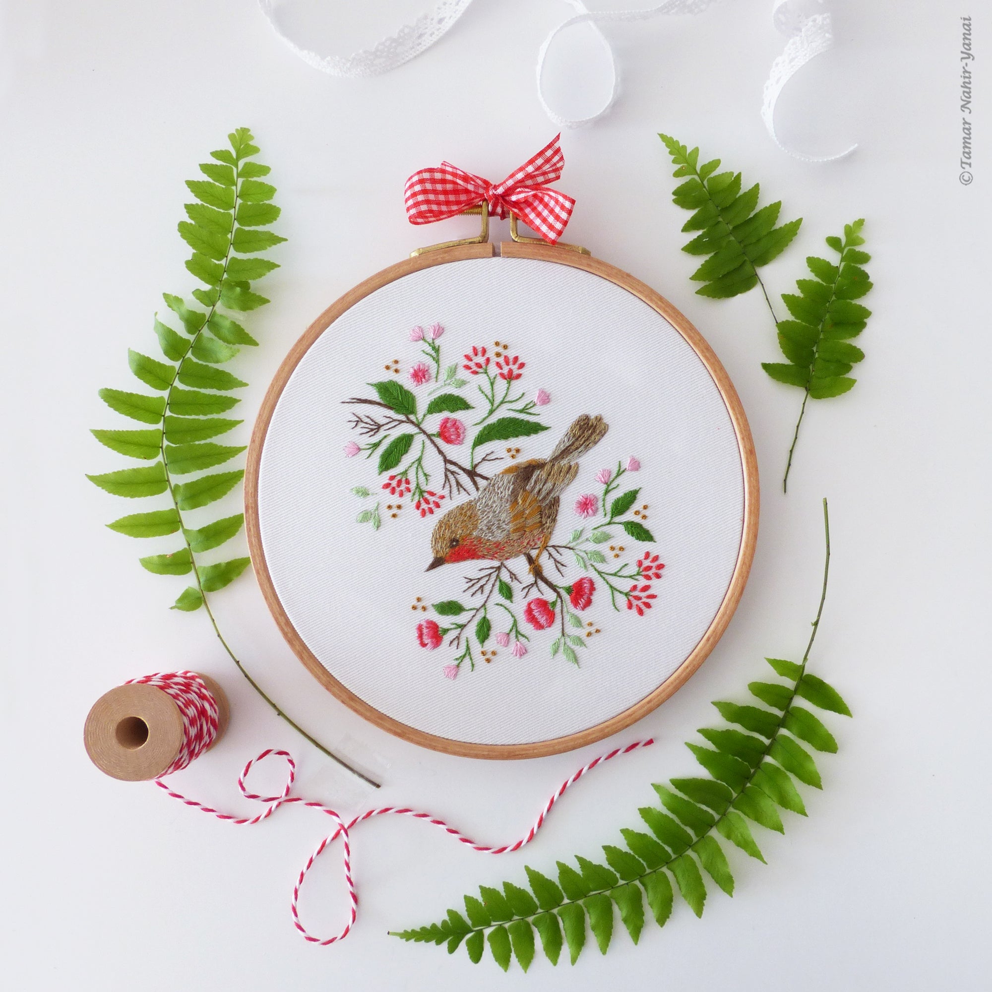 Christmas Robin Bird - 6 embroidery kit – Tamar Nahir-Yanai