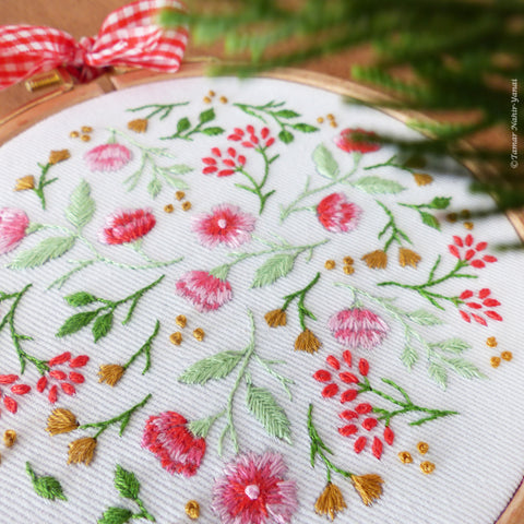 Circle of Flowers - 4 embroidery kit – Tamar Nahir-Yanai