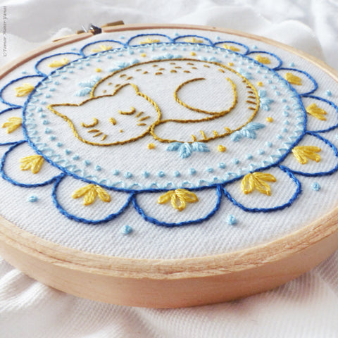 Sleepy Cat - 4 embroidery kit – Tamar Nahir-Yanai